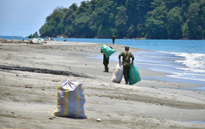 La Armada de Colombia evacuó 18 toneladas de residuos de la Isla Gorgona