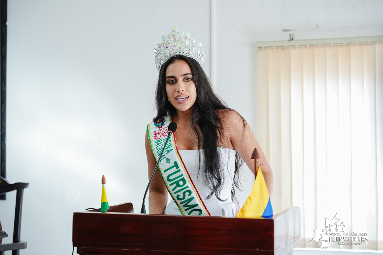 Buenaventura celebra la coronación de Luisa María López Gómez como la nueva Reina Nacional del Turismo