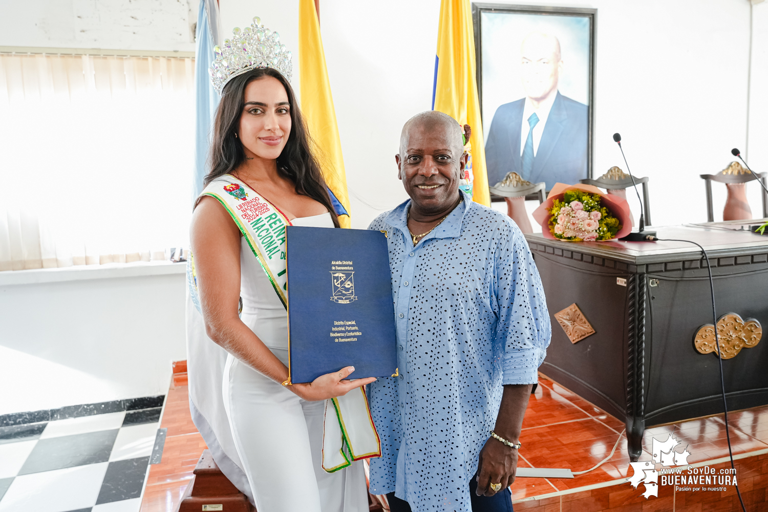 Buenaventura celebra la coronación de Luisa María López Gómez como la nueva Reina Nacional del Turismo