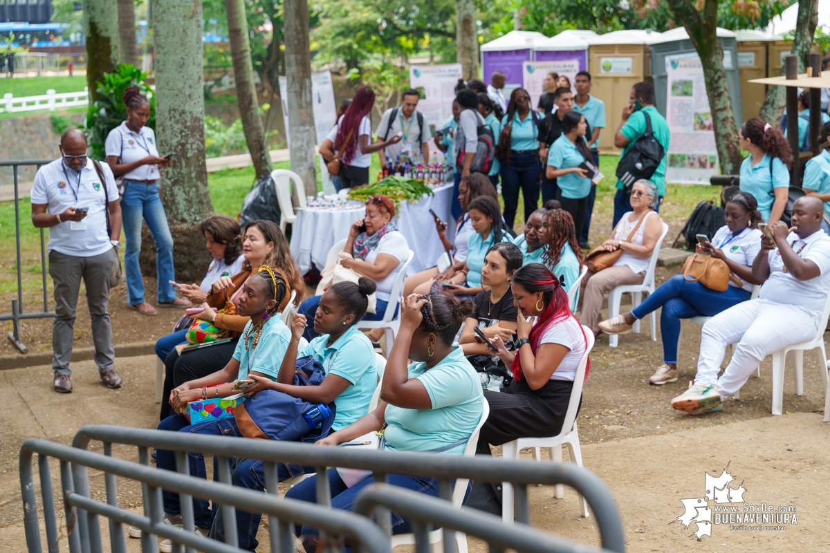 Éxito total en las presentaciones de la Universidad del Pacífico Omar Barona Murillo en la COP16, Zona Verde del Distrito Pacífico, Sector Educación