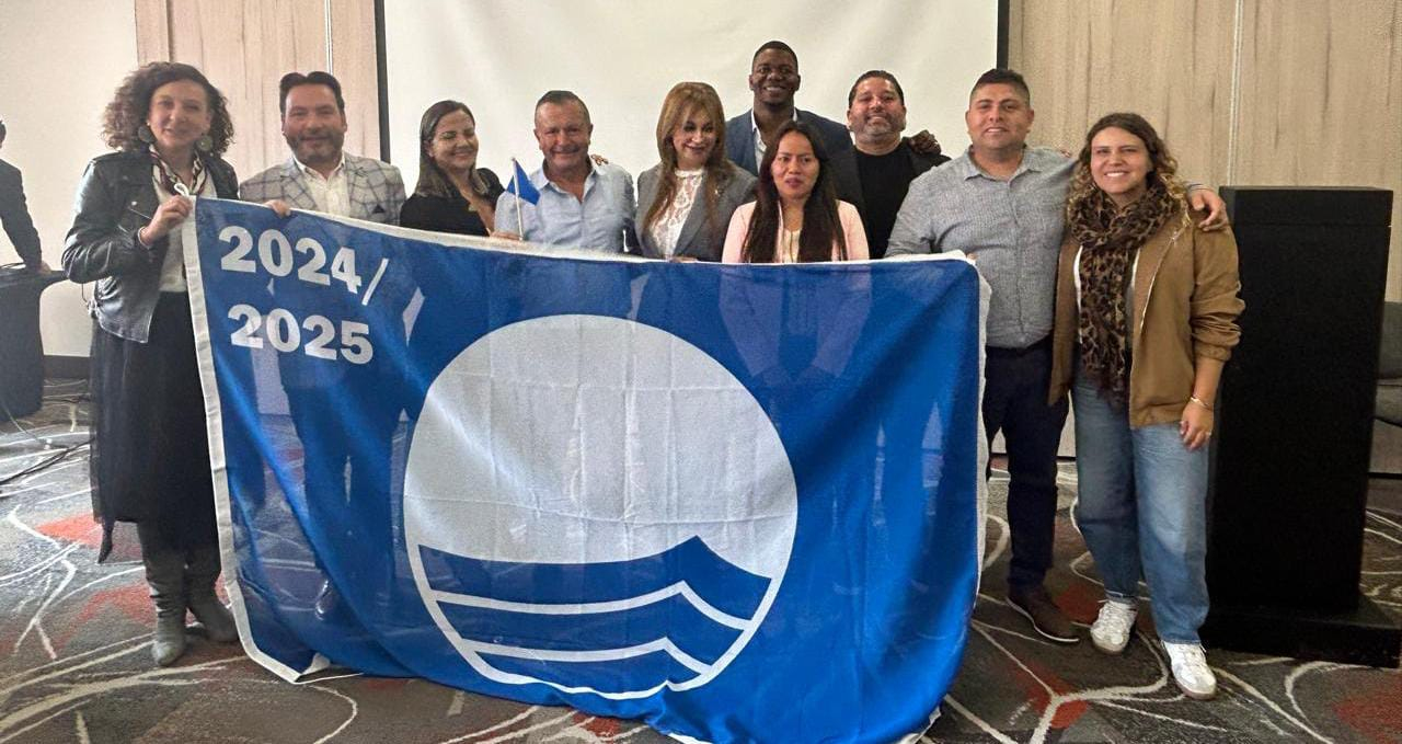 Playa Dorada en el Hotel Magüipi recibió nuevamente la insignia de Bandera Azul por prácticas sostenibles