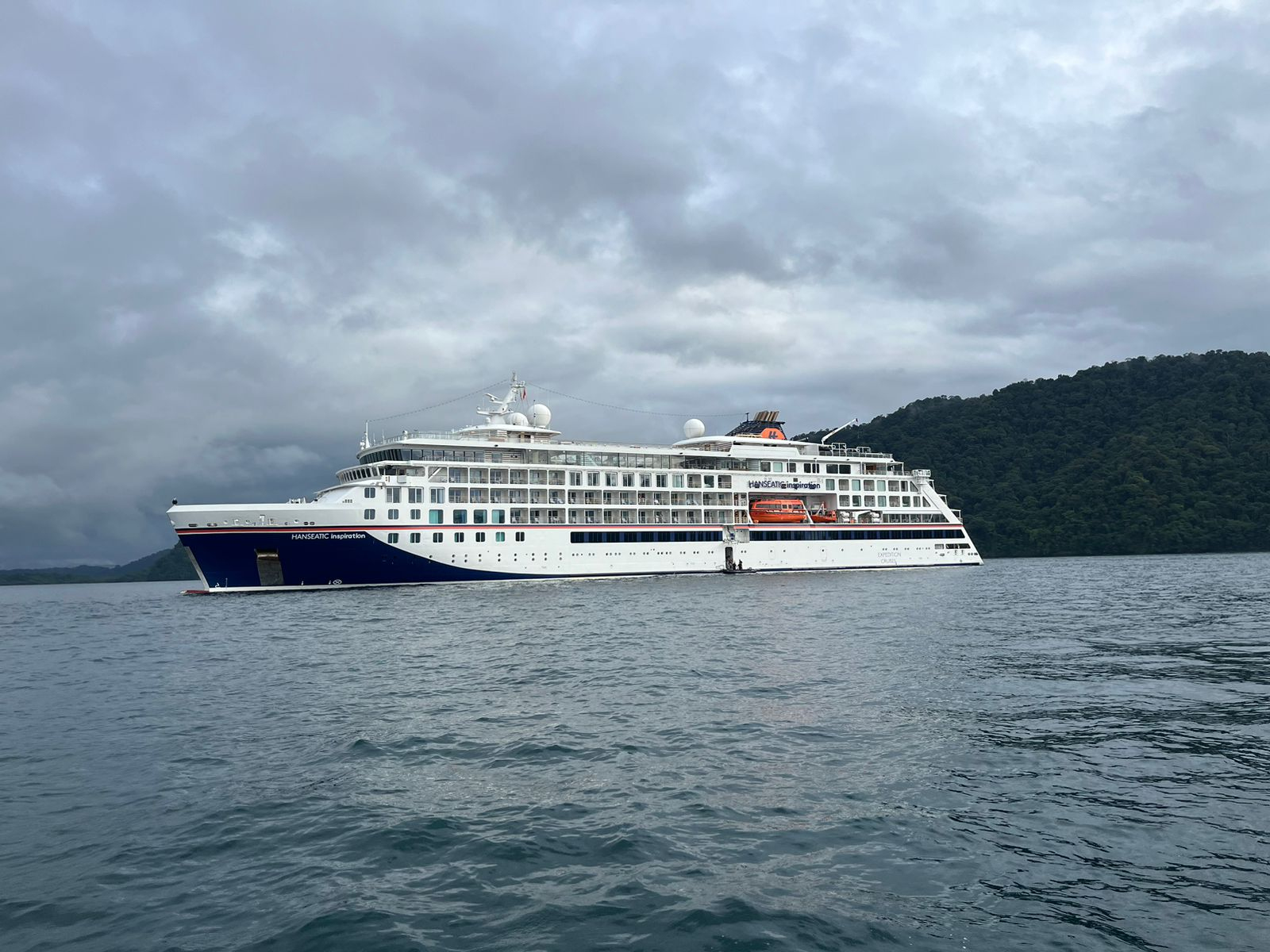 El crucero ‘Hanseatic Inspiration’ arribó al Chocó con cerca de 200 turistas internacionales