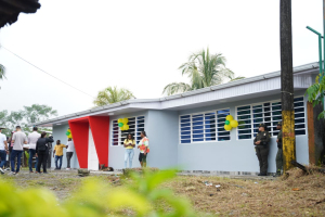 La Alcaldía Distrital de Buenaventura y la Alcaldía de la Localidad Isla de cascajal entregaron remodelación del Centro Comunitario del barrio Santa Cruz