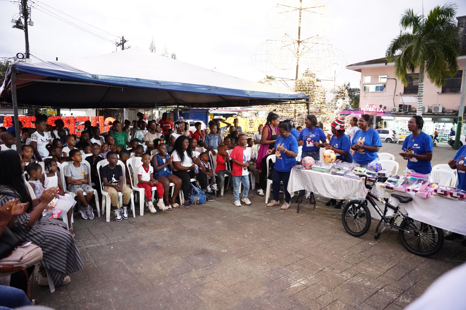 Buenaventura se viste de Navidad con un pesebre autóctono y actividades comunitarias