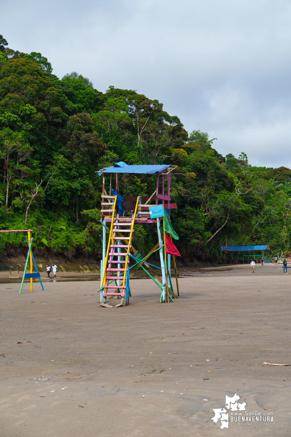 Se realizó por tercera ocasión la izada de la Bandera Azul en Playa Dorada, en el Hotel Magüipi