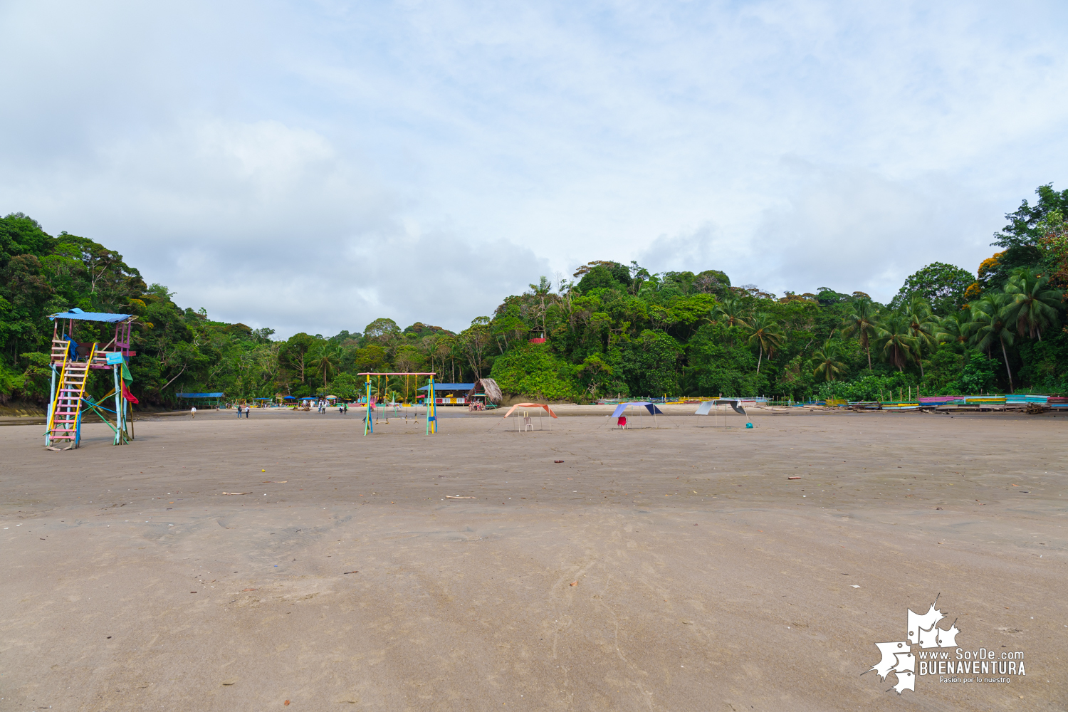 Se realizó por tercera ocasión la izada de la Bandera Azul en Playa Dorada, en el Hotel Magüipi