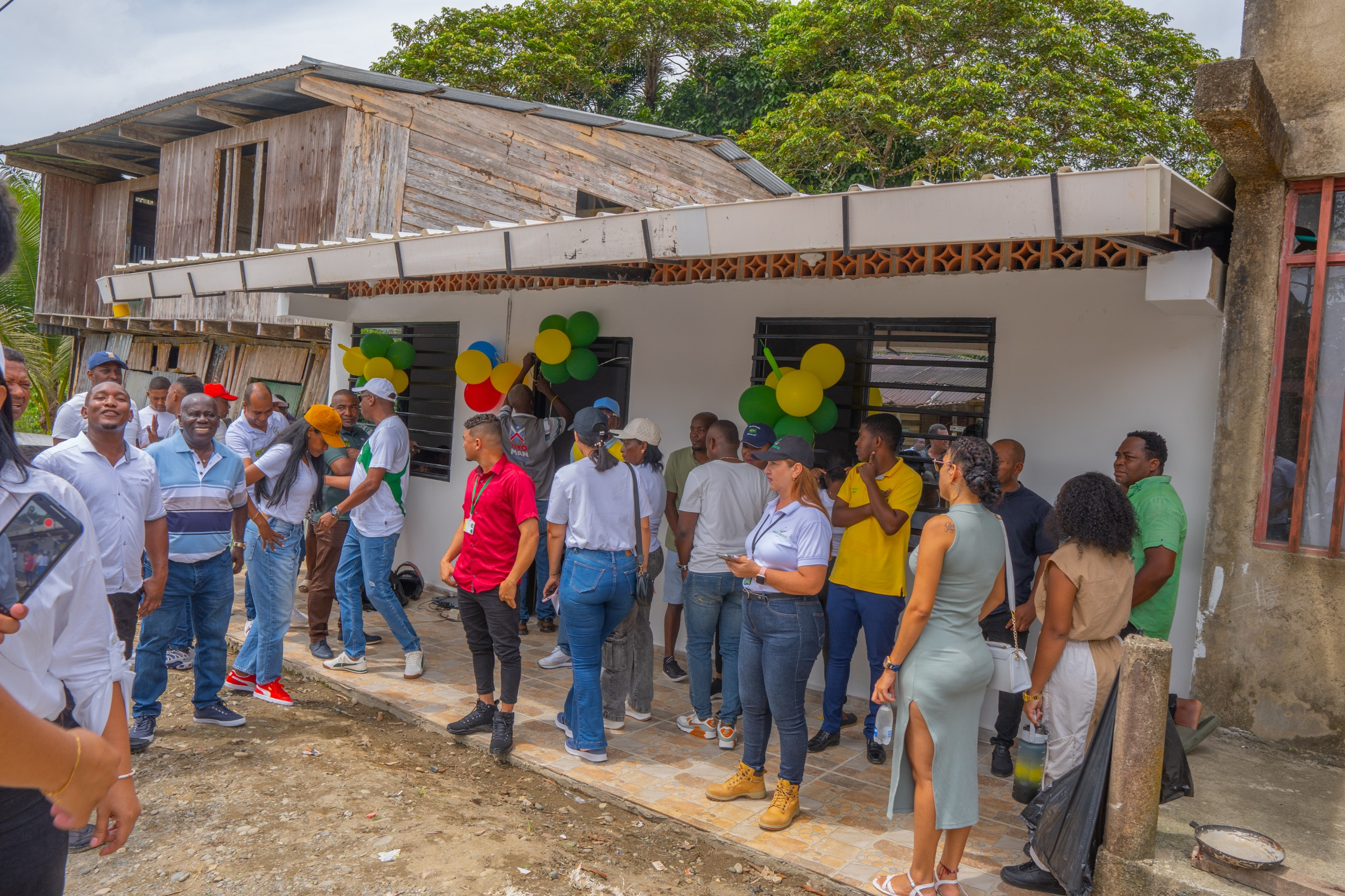 La Alcaldía Distrital de Buenaventura entregó 11 casetas comunales renovadas 