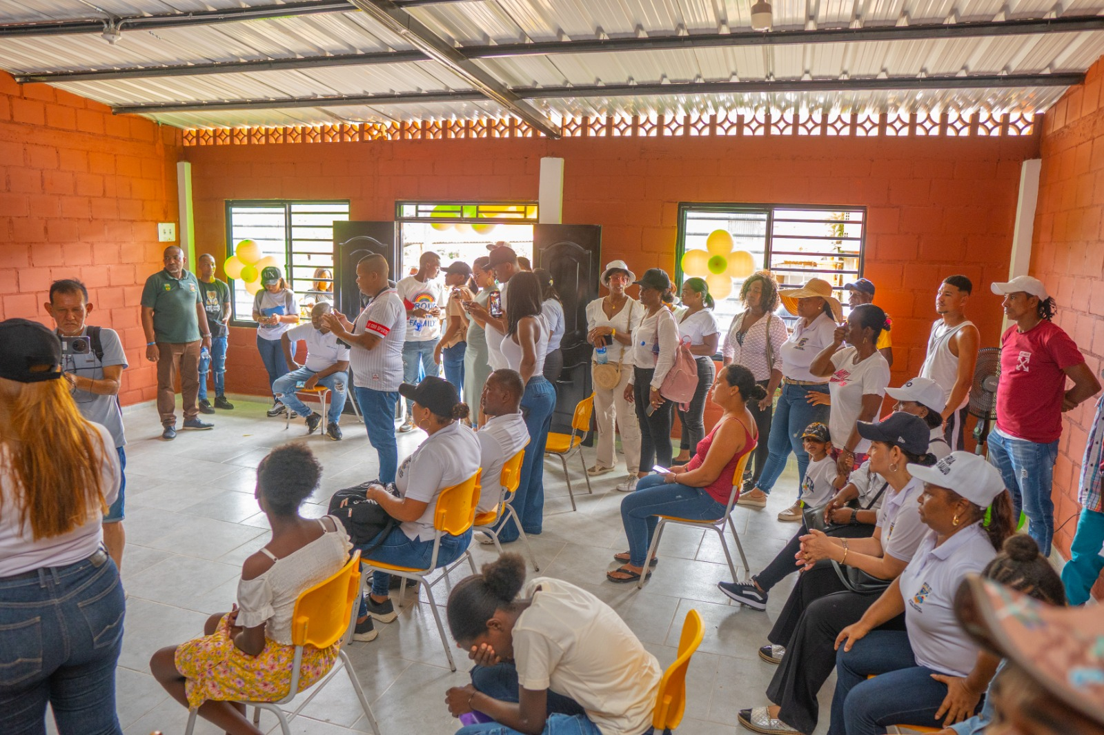 La Alcaldía Distrital de Buenaventura entregó 11 casetas comunales renovadas 