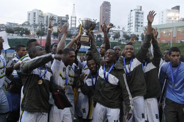 Buenaventura Fútbol Club, campeón invicto de la XXII Copa La Patria 2012 en Manizales