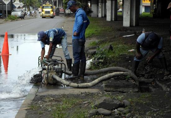 Reparado el daño en tubería de 24 pulgadas que afectó el servicio de agua para el centro de la ciudad