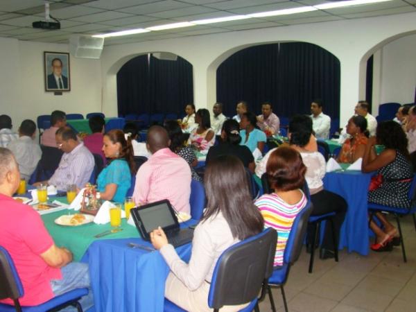 Reunión de afiliados a la Cámara de Comercio