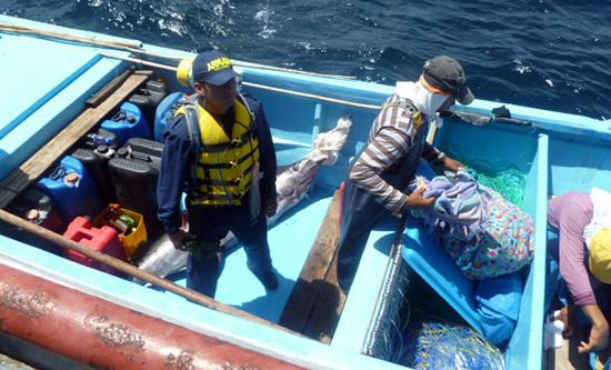 Armada Nacional inmoviliza embarcación ecuatoriana con pesca ilegal