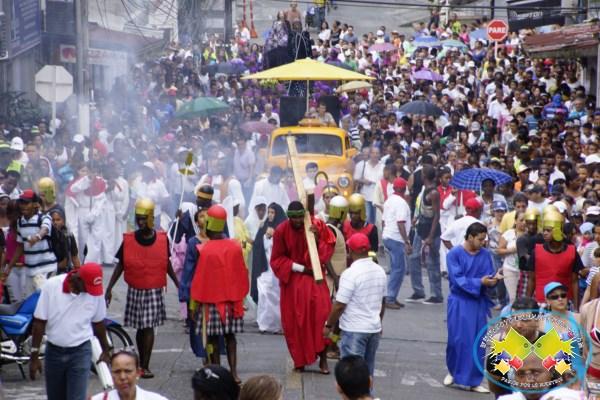 Los bonaverenses participaron de forma masiva en el Santo Viacrucis