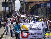 Estudiantes de Unipacífico marcharon exigiendo se convoque a elecciones de estamentos representativos de la Alma Máter