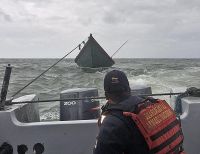 Dos embarcaciones a la deriva en el pacífico fueron rescatadas por la Armada Nacional