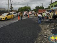 Llega maquinaria para mejorar trabajos de reparcheo en la autopista Simón Bolívar