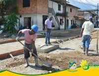 Avanza pavimentación de la calle principal del barrio San Francisco