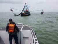 Localizan y detienen embarcación realizando faena de pesca ilegal en el Parque Nacional Natural Uramba Bahía Málaga