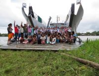 Comunidades indígenas reciben atención médica a bordo de un buque de la Armada Nacional en Chocó