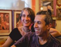 Canal Trece, estrena 'Símbolo Marciano', el primer documental oficial de Aterciopelados