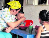 Se celebra el Colombia el Día de la Madre Comunitaria