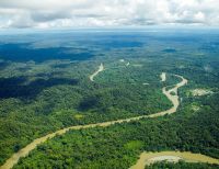 Con sobrevuelos, autoridades ambientales monitorean situación del río Anchicayá