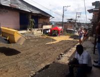 Con participación comunitaria se realiza pavimentación de la calle principal del barrio La Campiña