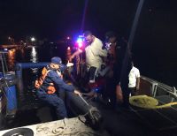 La Armada de Colombia rescató 14 personas que naufragaron en aguas del pacífico nariñense