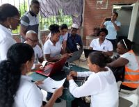 Víctimas de desplazamiento forzado en el Bajo Calima participan en jornada de preinscripción del programa "Familias en su Tierra"