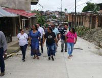 La Alcaldesa Distrital verificó el avance de obra en el pavimento de una calle en el barrio El Jardín