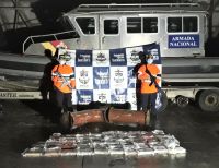 La Armada de Colombia incautó cargamento de cocaína adherido a casco de un buque mercante con destino a Panamá