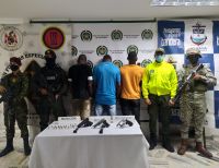 8 presuntos miembros de La Local fueron capturados y además se incautaron 10 armas de fuego, entre estas un fusil AK 47 y 1 subametralladora Mini Uzi