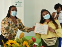 11 mujeres cabezas de hogar de las zonas vulnerables de Buenaventura se graduaron del programa de fortalecimiento empresarial Tura Emprende