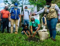 Con la siembra de árboles, la Campaña Abrázate a Buenaventura continúa acercándose a la comunidad