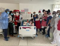 Entregan regalos a niños que pasarán esta Navidad 2021 en habitaciones del Hospital Distrital Luis Ablanque de la Plata