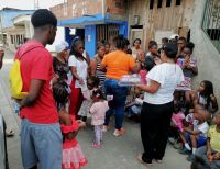 Niños del barrio Alberto Lleras Camargo en Buenaventura, recibieron donación de juguetes y elementos didácticos