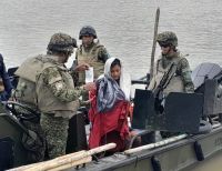 La Armada de Colombia evacuó a mujer indígena en delicado estado de salud y a su bebé recién nacido