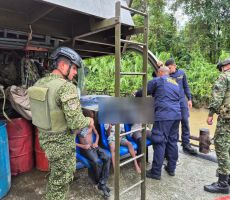 La Armada de Colombia actuó rápidamente para salvar la vida de tres menores y un adulto, tras volcamiento de embarcación en el río Micay