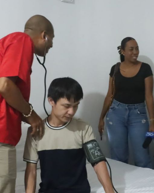 La Secretaría de Salud de Buenaventura brindó atención médica a migrantes de diferentes nacionalidades