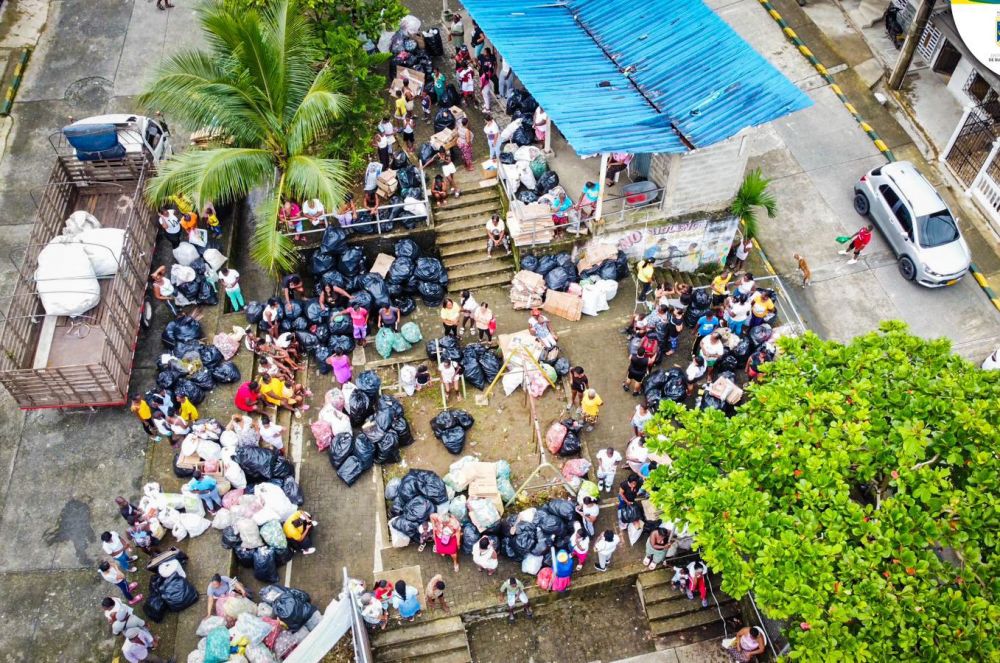 La sexta versión del Biotrueque permitió el intercambio de 10 toneladas de residuos sólidos por alimentos en el barrio El Colón de Buenaventura