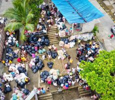 La sexta versión del Biotrueque permitió el intercambio de 10 toneladas de residuos sólidos por alimentos en el barrio El Colón de Buenaventura