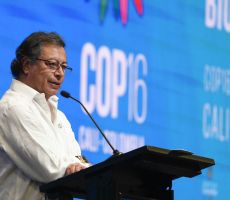 El presidente Gustavo Petro insistió ante la COP16 en la necesidad de canjear deuda por acción climática