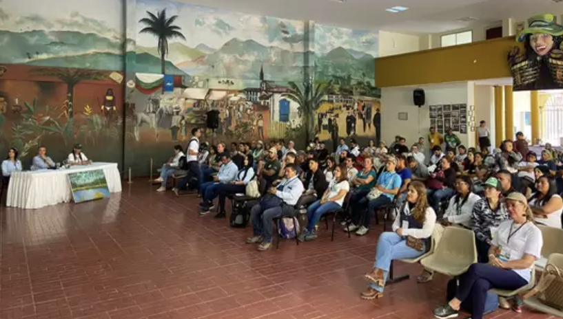 Con 130 emprendedores se vivió el Primer Intercambio de Experiencias en Aviturismo Comunitario en Caicedonia