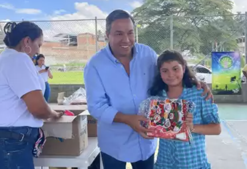 El ‘Carnaval por la Paz 2022’ llevó alegría a 1.350 niños víctima del conflicto con regalos de Navidad