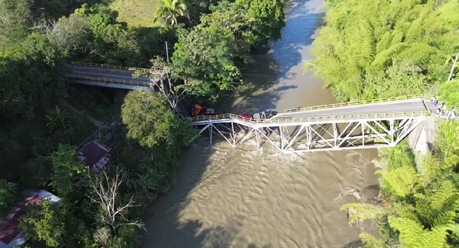 En un lapso entre 30 y 45 días se habilitaría un puente militar para superar la situación en el puente El Alambrado, sobre el río La Vieja, confirma el Ministro de Transporte