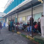 Médicos y personal administrativo del Hospital Luis Ablanque de la Plata se suman a la asamblea permanente por deudas salariales