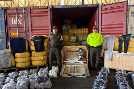 Incautan tres contenedores con mercancía de contrabando en Buenaventura