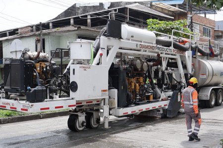 La Concesionaria Unión Vial Camino del Pacífico realiza microfresado de losas en Buenaventura