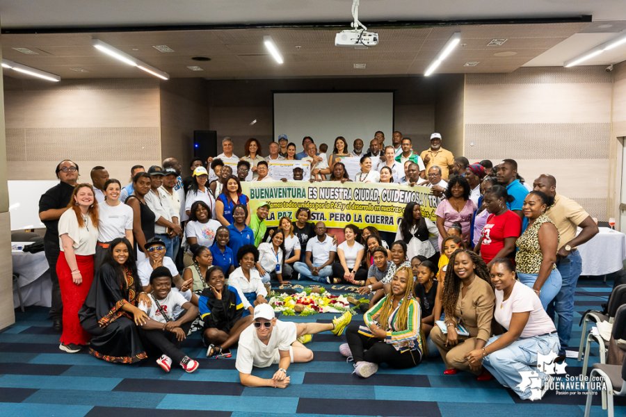 Más de 200 personas firman el Pacto por la Paz y la Vida en Buenaventura