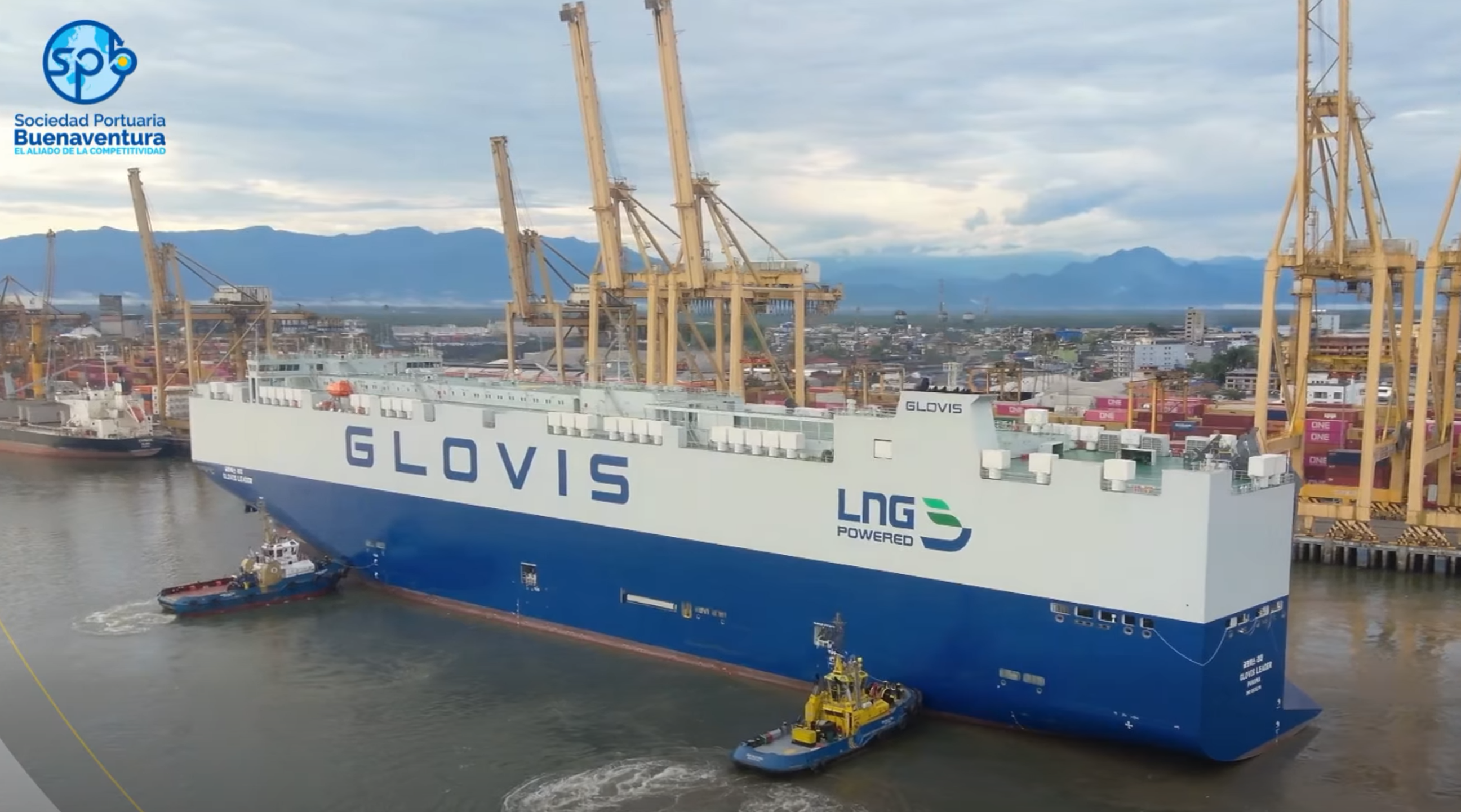 La SPRBUN recibió al Glovis Leader, el buque portavehículos más grande del mundo, ratificando así su capacidad operativa